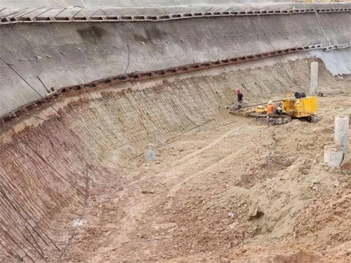 兴宾基坑边坡加固