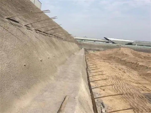 兴宾河道边坡加固